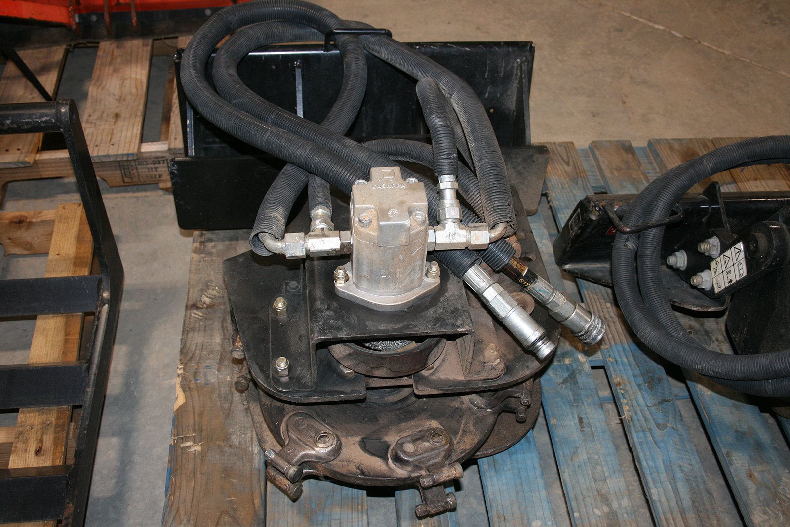 Property photo 290 - AREA FARMERS & CONTRACTORS EQUIPMENT AUCTION IN WHITLEY COUNTY, INDIANA