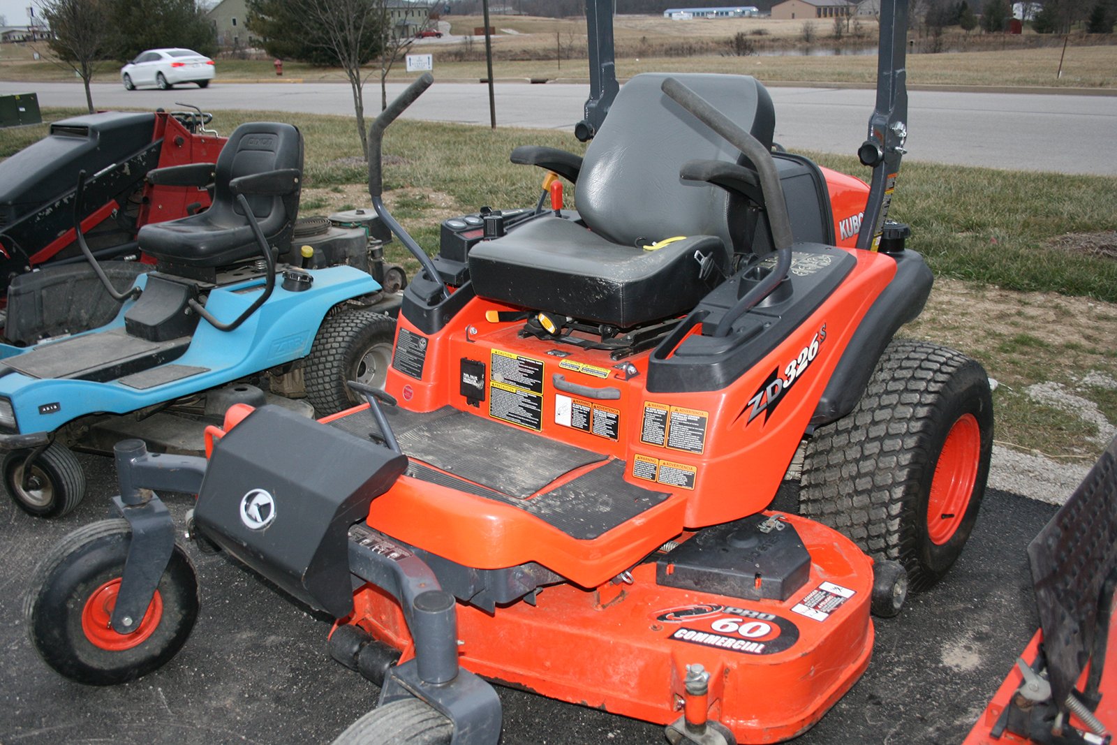 Property photo 327 - AREA FARMERS & CONTRACTORS EQUIPMENT AUCTION IN WHITLEY COUNTY, INDIANA