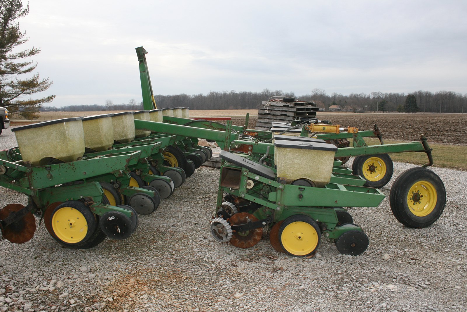 Property photo 36 - AREA FARMERS & CONTRACTORS EQUIPMENT AUCTION IN WHITLEY COUNTY, INDIANA