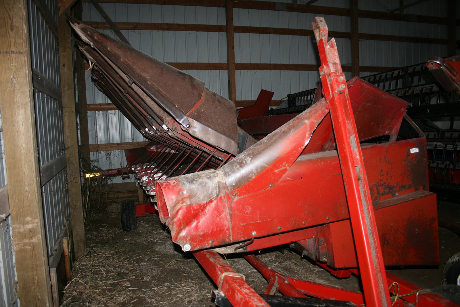 Property photo 134 - AREA FARMERS & CONTRACTORS EQUIPMENT AUCTION IN WHITLEY COUNTY, INDIANA