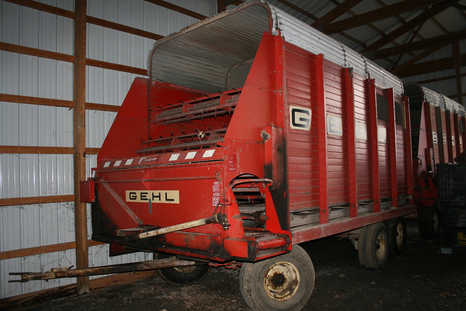 Property photo 144 - AREA FARMERS & CONTRACTORS EQUIPMENT AUCTION IN WHITLEY COUNTY, INDIANA