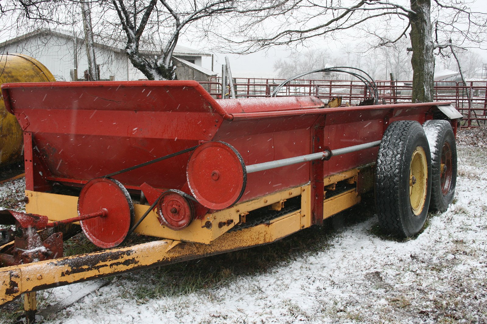 Property photo 184 - AREA FARMERS & CONTRACTORS EQUIPMENT AUCTION IN WHITLEY COUNTY, INDIANA