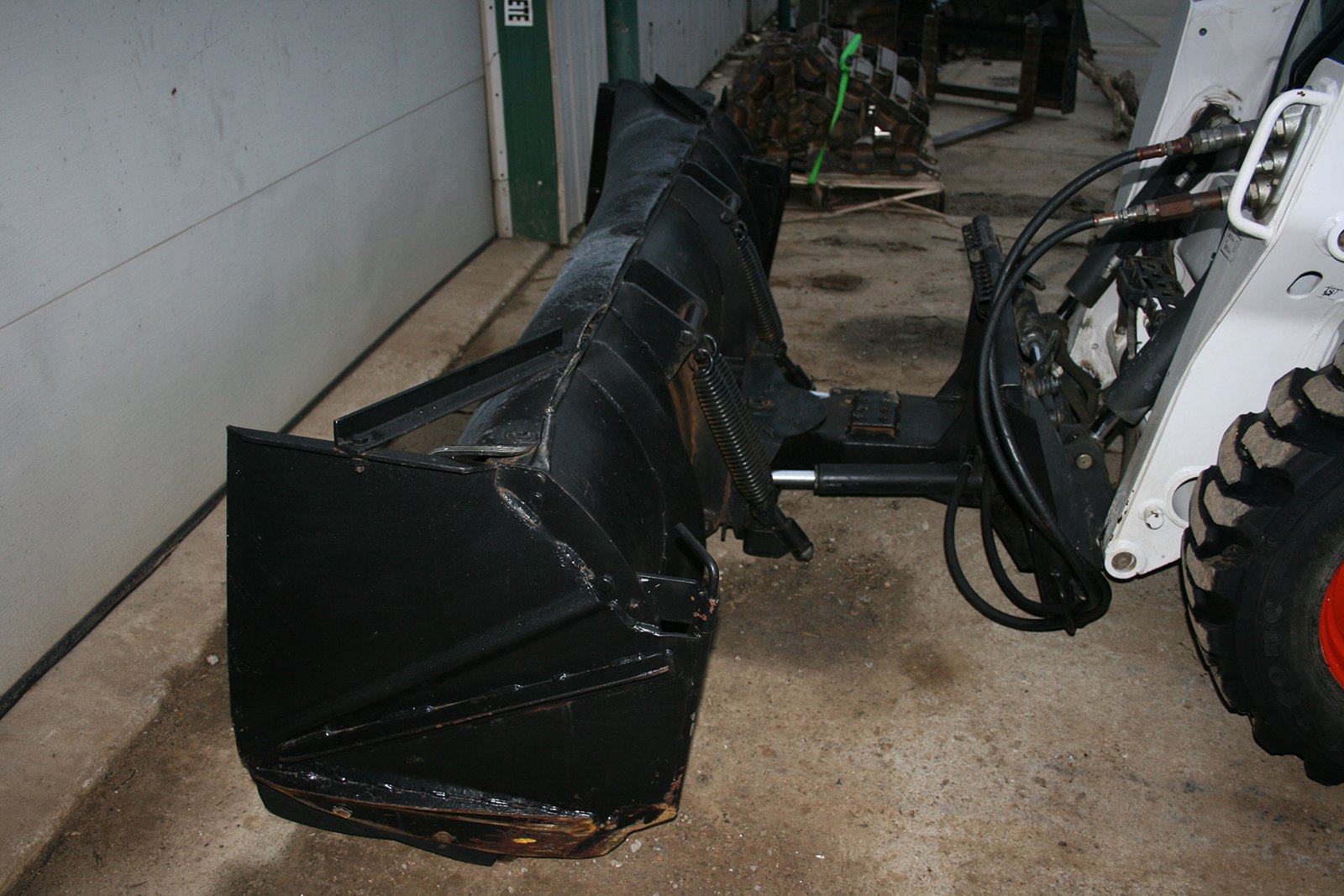 Property photo 303 - AREA FARMERS & CONTRACTORS EQUIPMENT AUCTION IN WHITLEY COUNTY, INDIANA