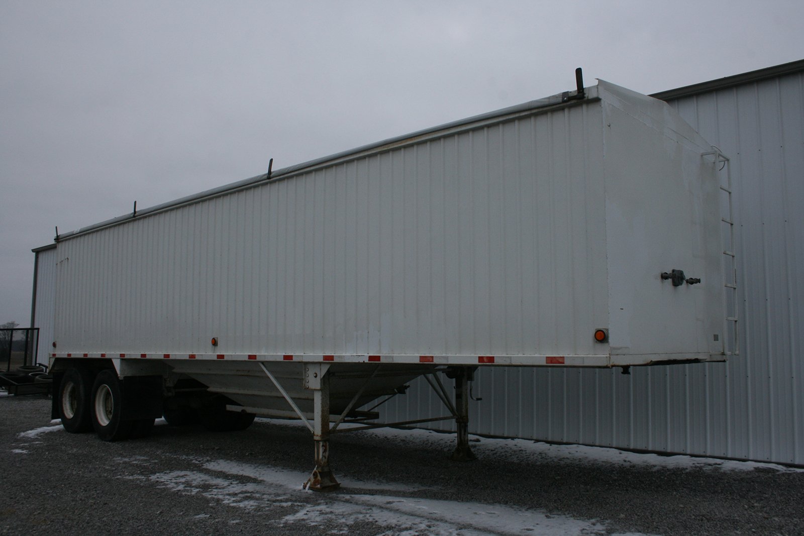 Property photo 243 - AREA FARMERS & CONTRACTORS EQUIPMENT AUCTION IN WHITLEY COUNTY, INDIANA