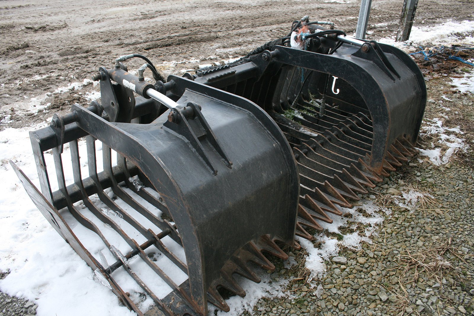 Property photo 307 - AREA FARMERS & CONTRACTORS EQUIPMENT AUCTION IN WHITLEY COUNTY, INDIANA
