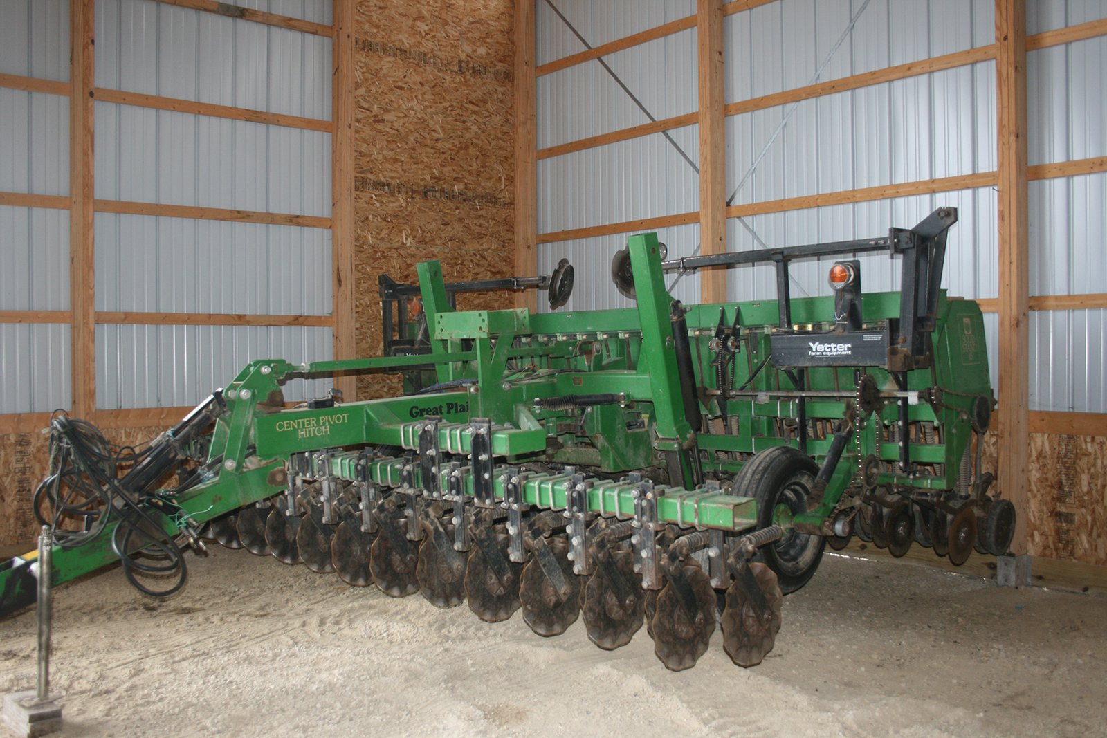 Property photo 49 - AREA FARMERS & CONTRACTORS EQUIPMENT AUCTION IN WHITLEY COUNTY, INDIANA