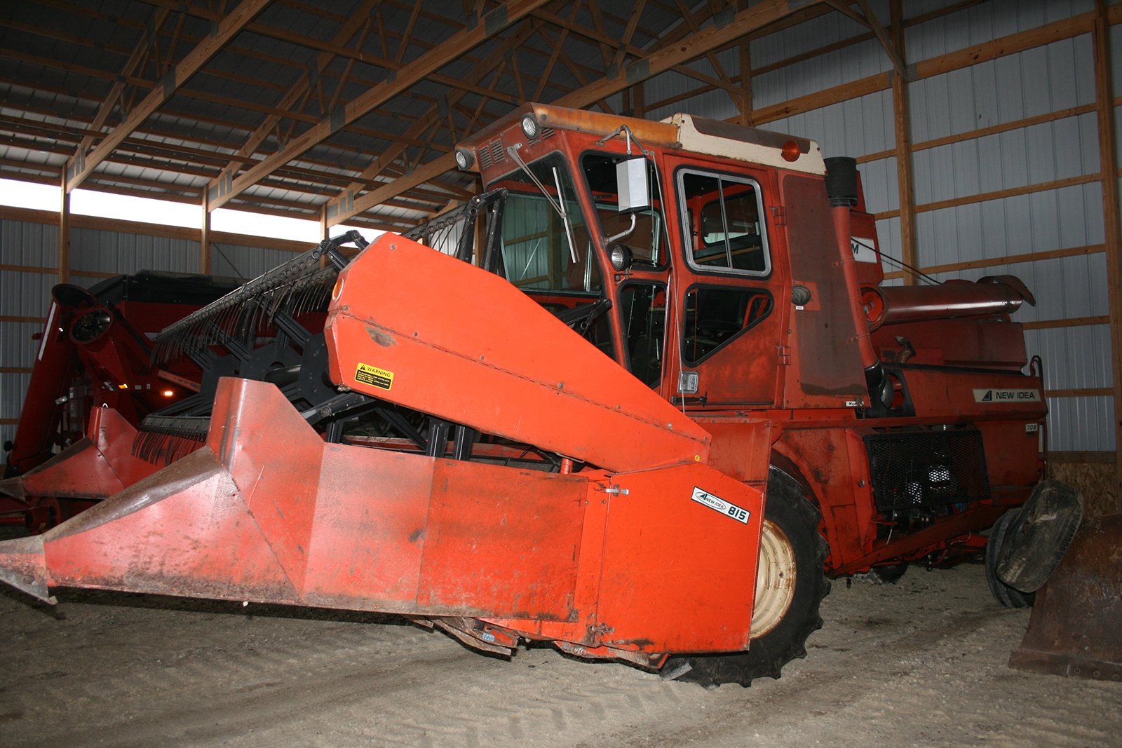 Property photo 121 - AREA FARMERS & CONTRACTORS EQUIPMENT AUCTION IN WHITLEY COUNTY, INDIANA