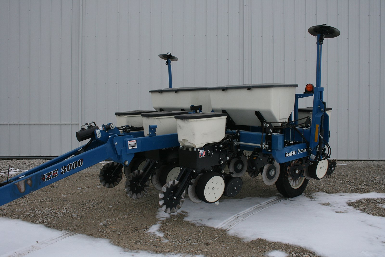 Property photo 31 - AREA FARMERS & CONTRACTORS EQUIPMENT AUCTION IN WHITLEY COUNTY, INDIANA