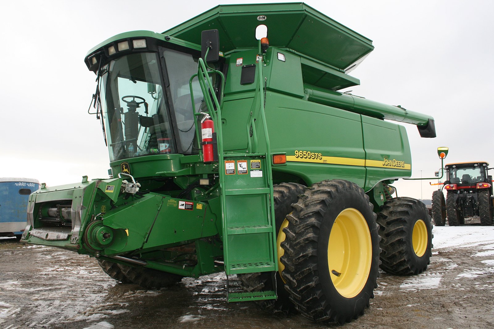 Property photo 118 - AREA FARMERS & CONTRACTORS EQUIPMENT AUCTION IN WHITLEY COUNTY, INDIANA