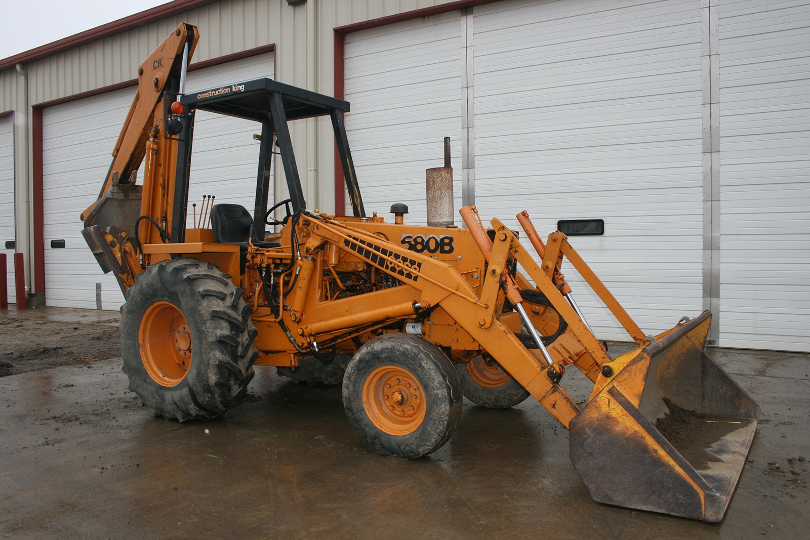 Property photo 212 - AREA FARMERS & CONTRACTORS EQUIPMENT AUCTION IN WHITLEY COUNTY, INDIANA