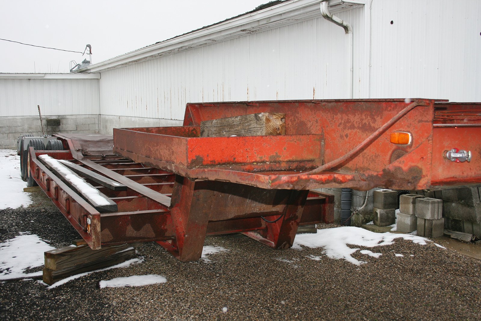 Property photo 244 - AREA FARMERS & CONTRACTORS EQUIPMENT AUCTION IN WHITLEY COUNTY, INDIANA