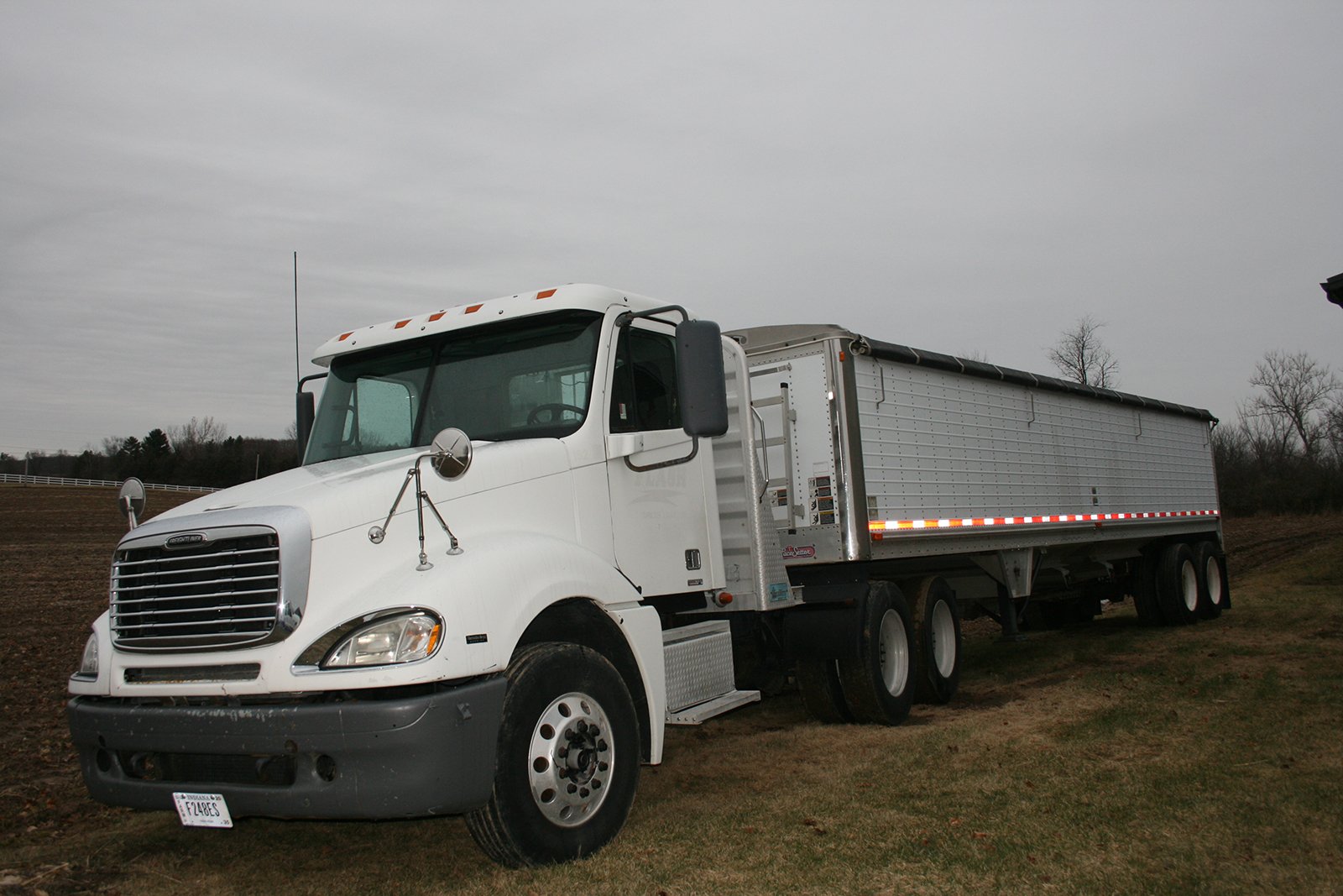 Property photo 229 - AREA FARMERS & CONTRACTORS EQUIPMENT AUCTION IN WHITLEY COUNTY, INDIANA