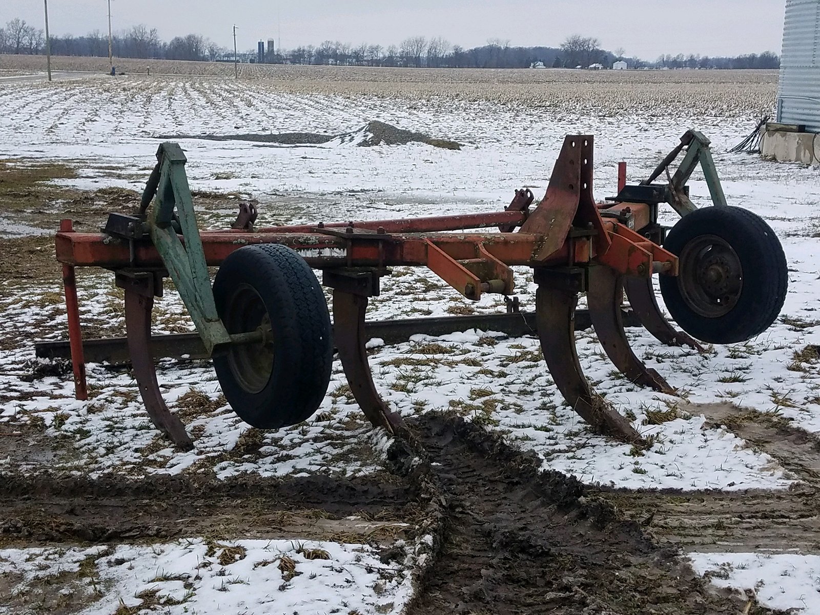 Property photo 65 - AREA FARMERS & CONTRACTORS EQUIPMENT AUCTION IN WHITLEY COUNTY, INDIANA