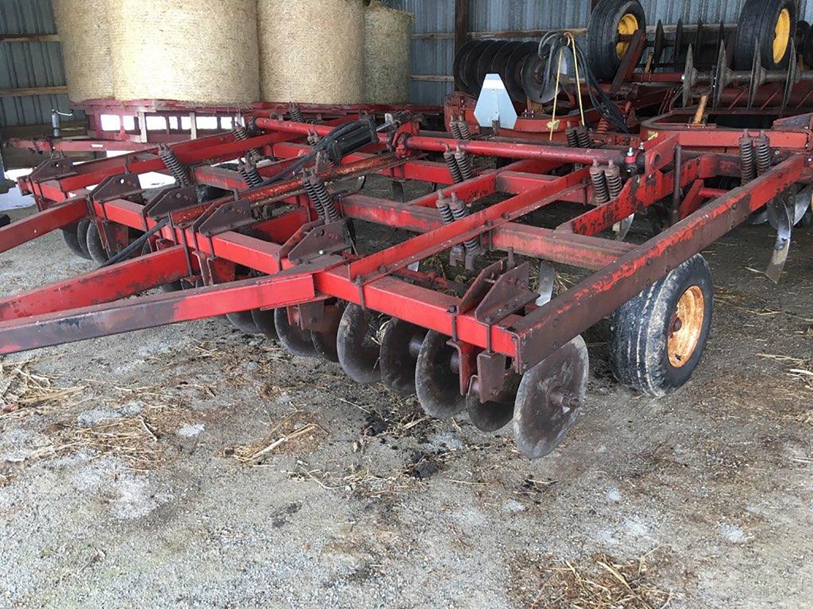Property photo 75 - AREA FARMERS & CONTRACTORS EQUIPMENT AUCTION IN WHITLEY COUNTY, INDIANA