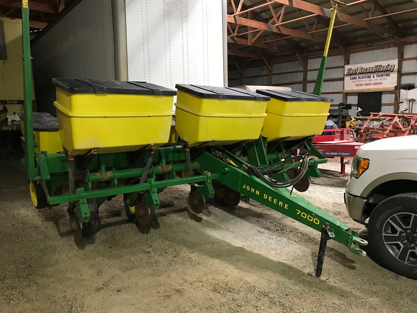 Property photo 33 - AREA FARMERS & CONTRACTORS EQUIPMENT AUCTION IN WHITLEY COUNTY, INDIANA