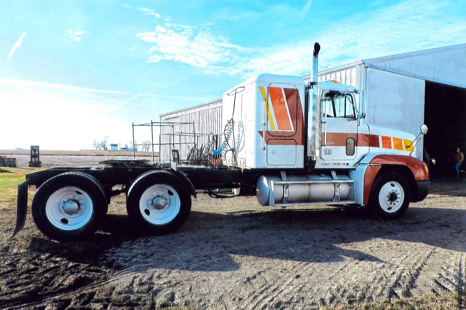 Property photo 16 - FARM EQUIPMENT AUCTION IN WHITE COUNTY, INDIANA