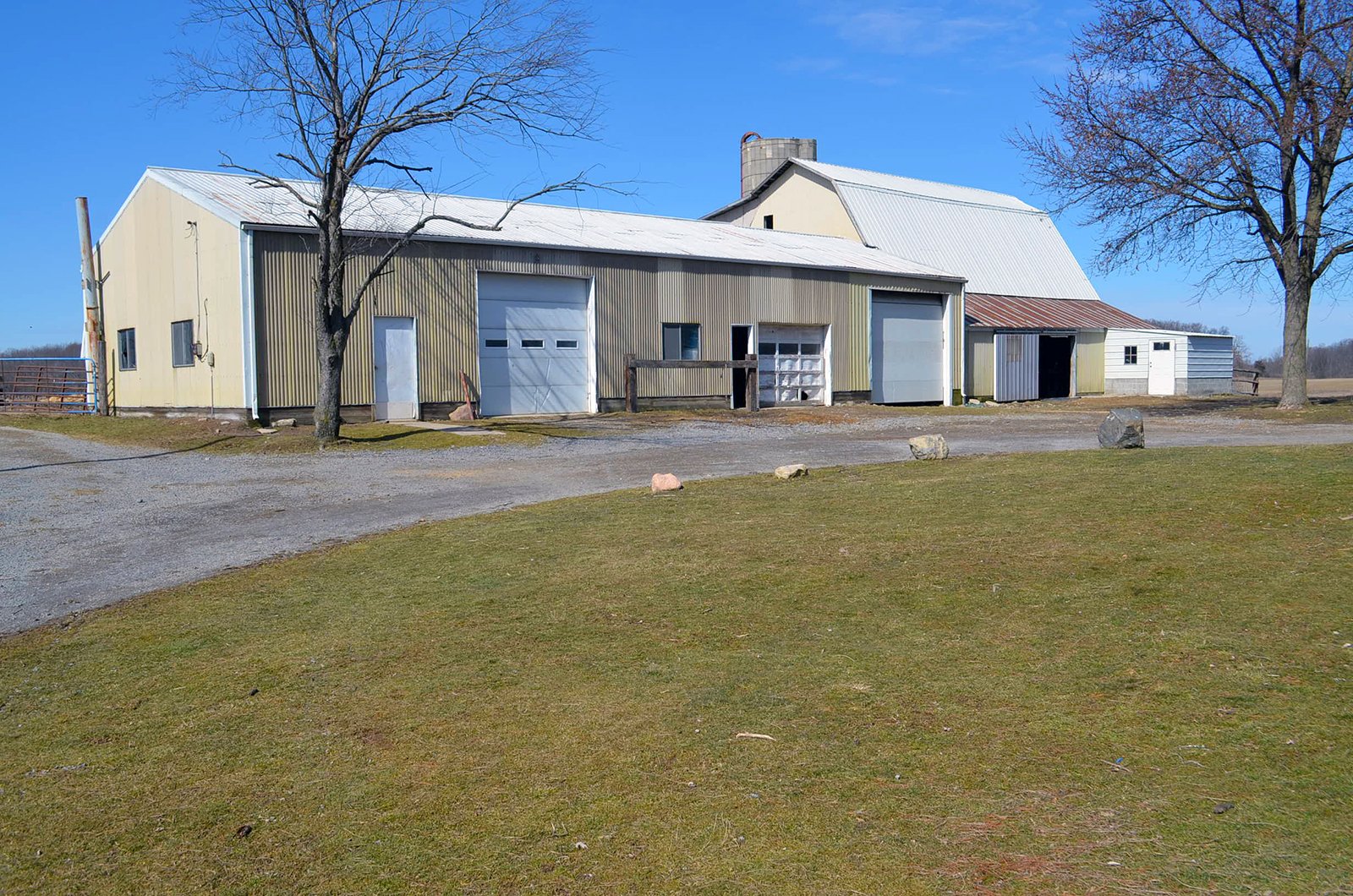 Barn in Lenawee County, Michigan - ** AUCTION HAS BEEN POSTPONED *** FARM AUCTION - 85+/- ACRES OFFERED IN 4 TRACTS IN LENAWEE COUNTY, MICHIGAN