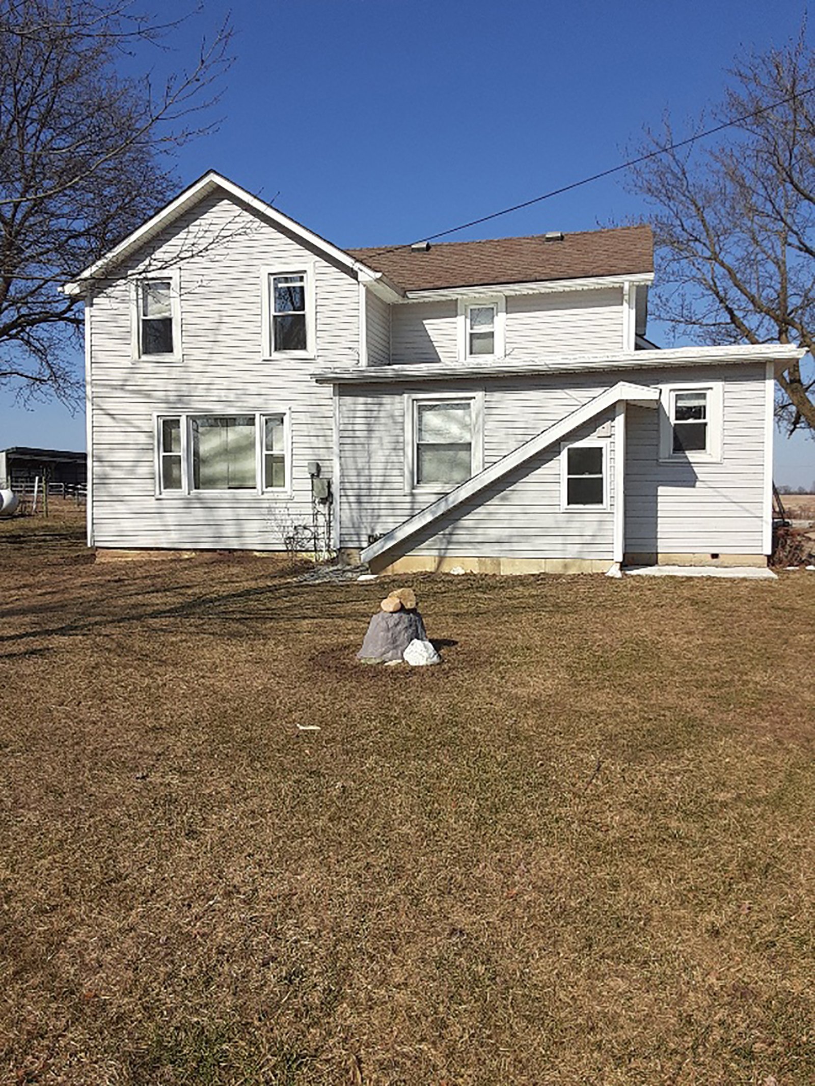 Home in Allen County, Indiana - REAL ESTATE & PERSONAL PROPERTY AUCTION - 4+/- ACRES IN ALLEN COUNTY, INDIANA