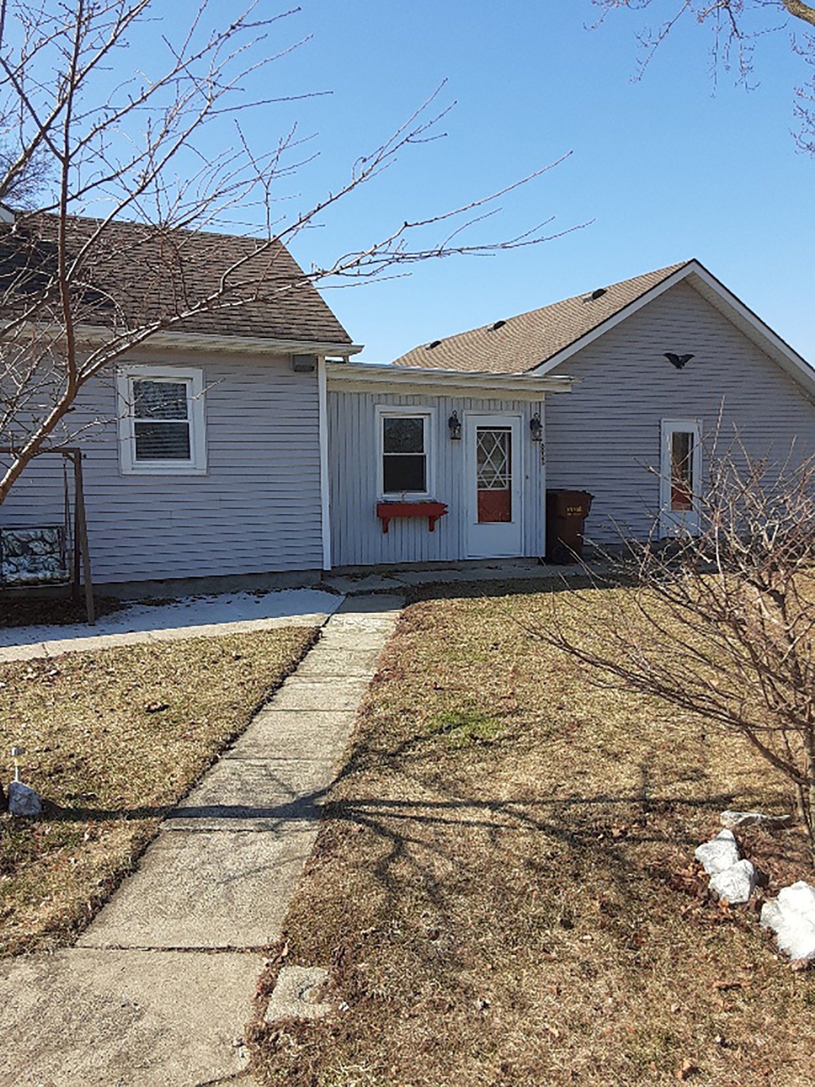 Home in Allen County, Indiana - REAL ESTATE & PERSONAL PROPERTY AUCTION - 4+/- ACRES IN ALLEN COUNTY, INDIANA