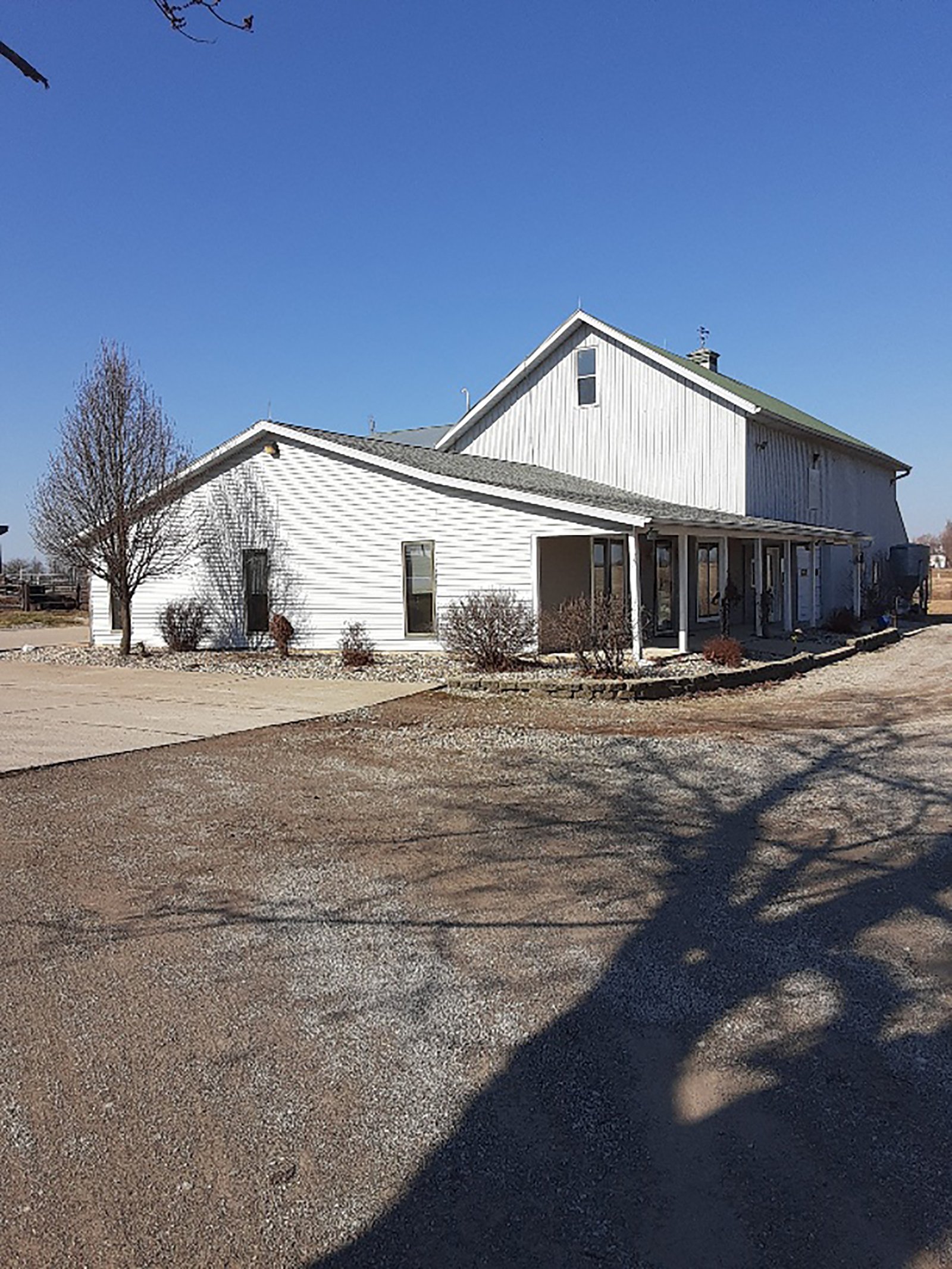 Home in Allen County, Indiana - REAL ESTATE & PERSONAL PROPERTY AUCTION - 4+/- ACRES IN ALLEN COUNTY, INDIANA
