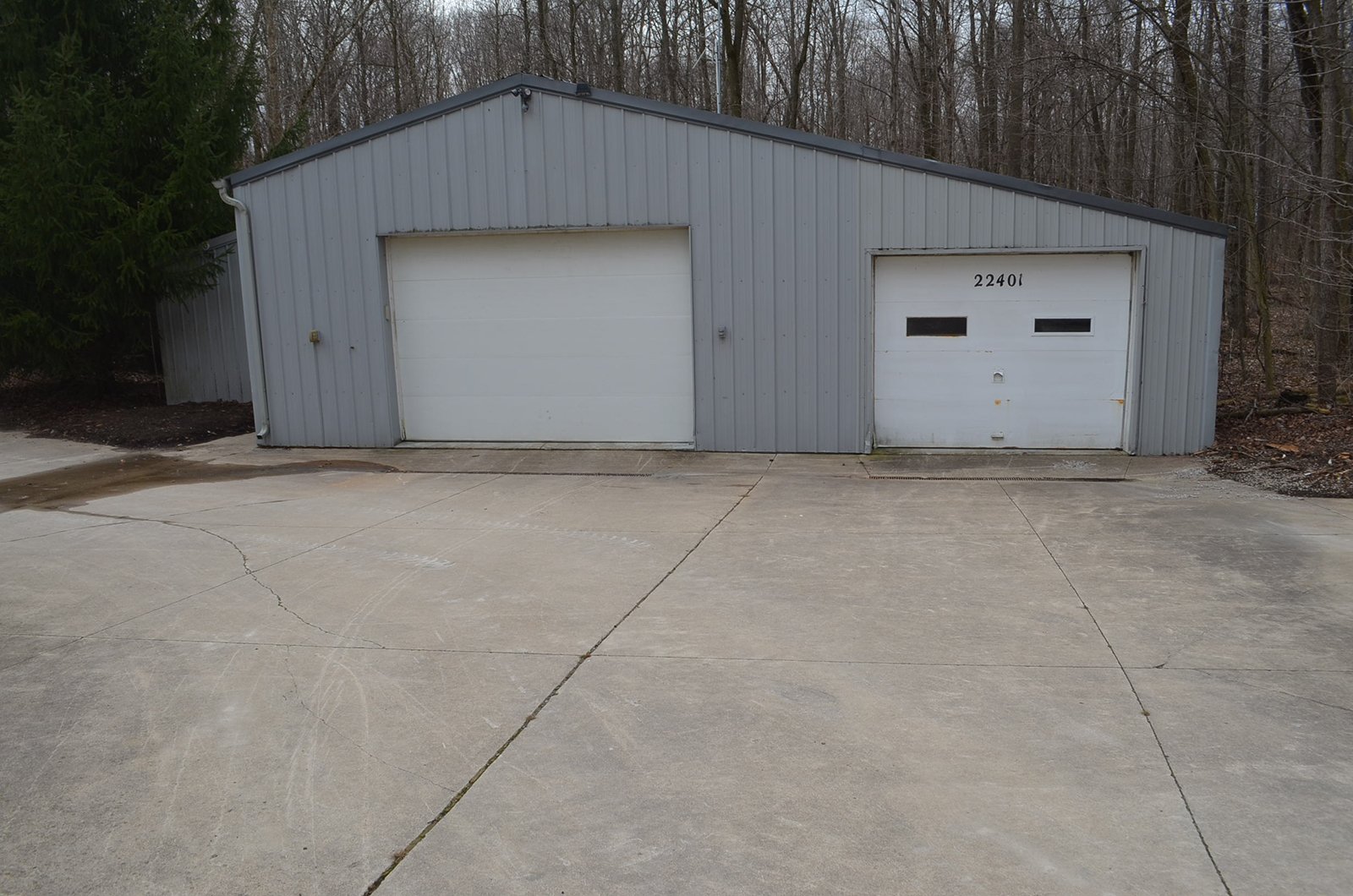 Barn in Allen County, Indiana - REAL ESTATE & PERSONAL PROPERTY AUCTION - 4+/- ACRES IN ALLEN COUNTY, INDIANA