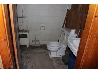 Inside Home on Tract 1 in Wabash County, Indiana - ABSOLUTE REAL ESTATE AUCTION - 20 HOMES, RENTAL PROPERTIES & 19+/- ACRES WITH HOME IN WABASH, WHITLEY & ALLEN COUNTIES, INDIANA