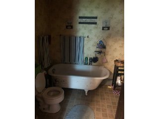 Inside Home on Tract 4 in Wabash County, Indiana - ABSOLUTE REAL ESTATE AUCTION - 20 HOMES, RENTAL PROPERTIES & 19+/- ACRES WITH HOME IN WABASH, WHITLEY & ALLEN COUNTIES, INDIANA