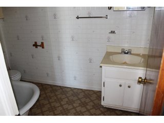 Inside Home on Tract 10 in Wabash County, Indiana - ABSOLUTE REAL ESTATE AUCTION - 20 HOMES, RENTAL PROPERTIES & 19+/- ACRES WITH HOME IN WABASH, WHITLEY & ALLEN COUNTIES, INDIANA