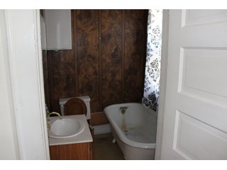 Inside Home on Tract 10 in Wabash County, Indiana - ABSOLUTE REAL ESTATE AUCTION - 20 HOMES, RENTAL PROPERTIES & 19+/- ACRES WITH HOME IN WABASH, WHITLEY & ALLEN COUNTIES, INDIANA