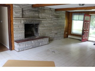 Inside Home on Tract 1 in Wabash County, Indiana - ABSOLUTE REAL ESTATE AUCTION - 20 HOMES, RENTAL PROPERTIES & 19+/- ACRES WITH HOME IN WABASH, WHITLEY & ALLEN COUNTIES, INDIANA