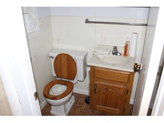 Inside Home on Tract 1 in Wabash County, Indiana - ABSOLUTE REAL ESTATE AUCTION - 20 HOMES, RENTAL PROPERTIES & 19+/- ACRES WITH HOME IN WABASH, WHITLEY & ALLEN COUNTIES, INDIANA