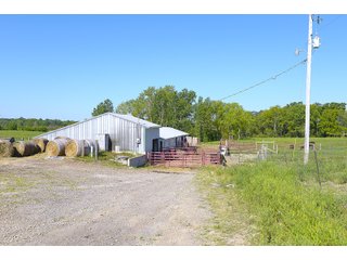 Barn in Jay County, Indiana - REAL ESTATE AUCTION - 447+/- ACRES OFFERED IN 12 TRACTS & COMBINATIONS IN JAY COUNTY, INDIANA