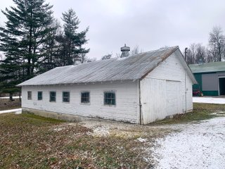 Barn in Jay County, Indiana - REAL ESTATE AUCTION - 447+/- ACRES OFFERED IN 12 TRACTS & COMBINATIONS IN JAY COUNTY, INDIANA