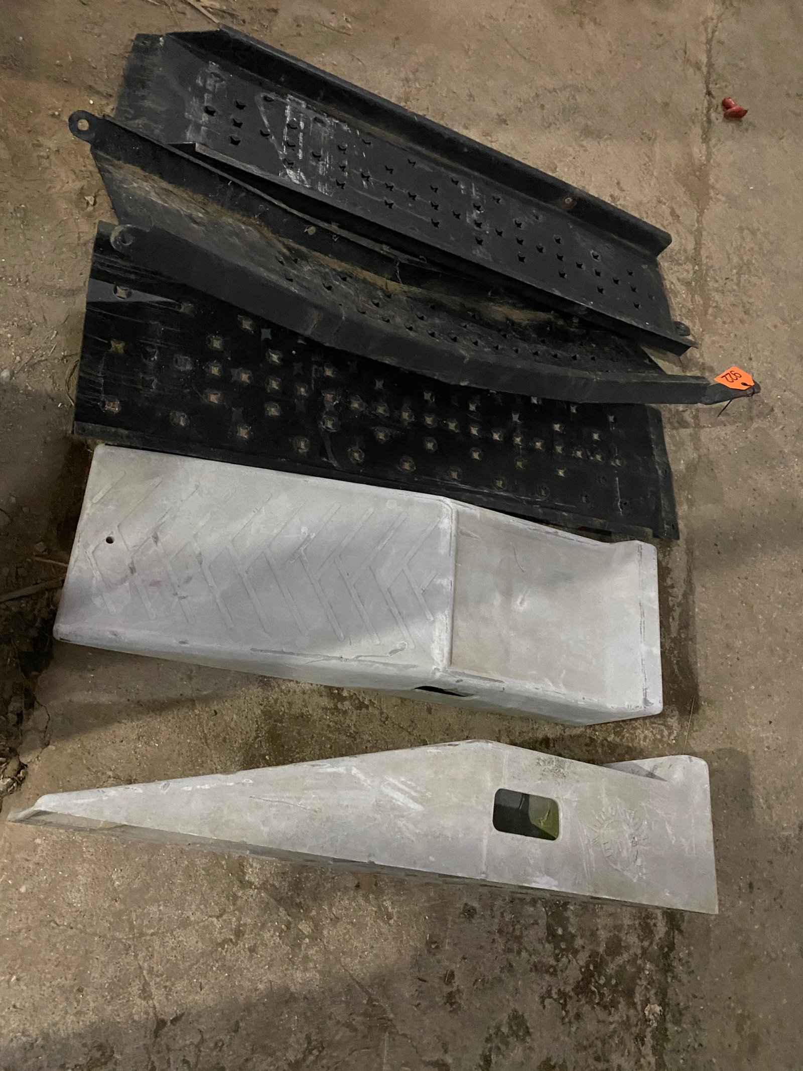 Property photo 29 - TIMED ONLINE ONLY - SMALL FARM EQUIP - LIVESTOCK EQUIP - MISC. TOOLS & PARTS AUCTION