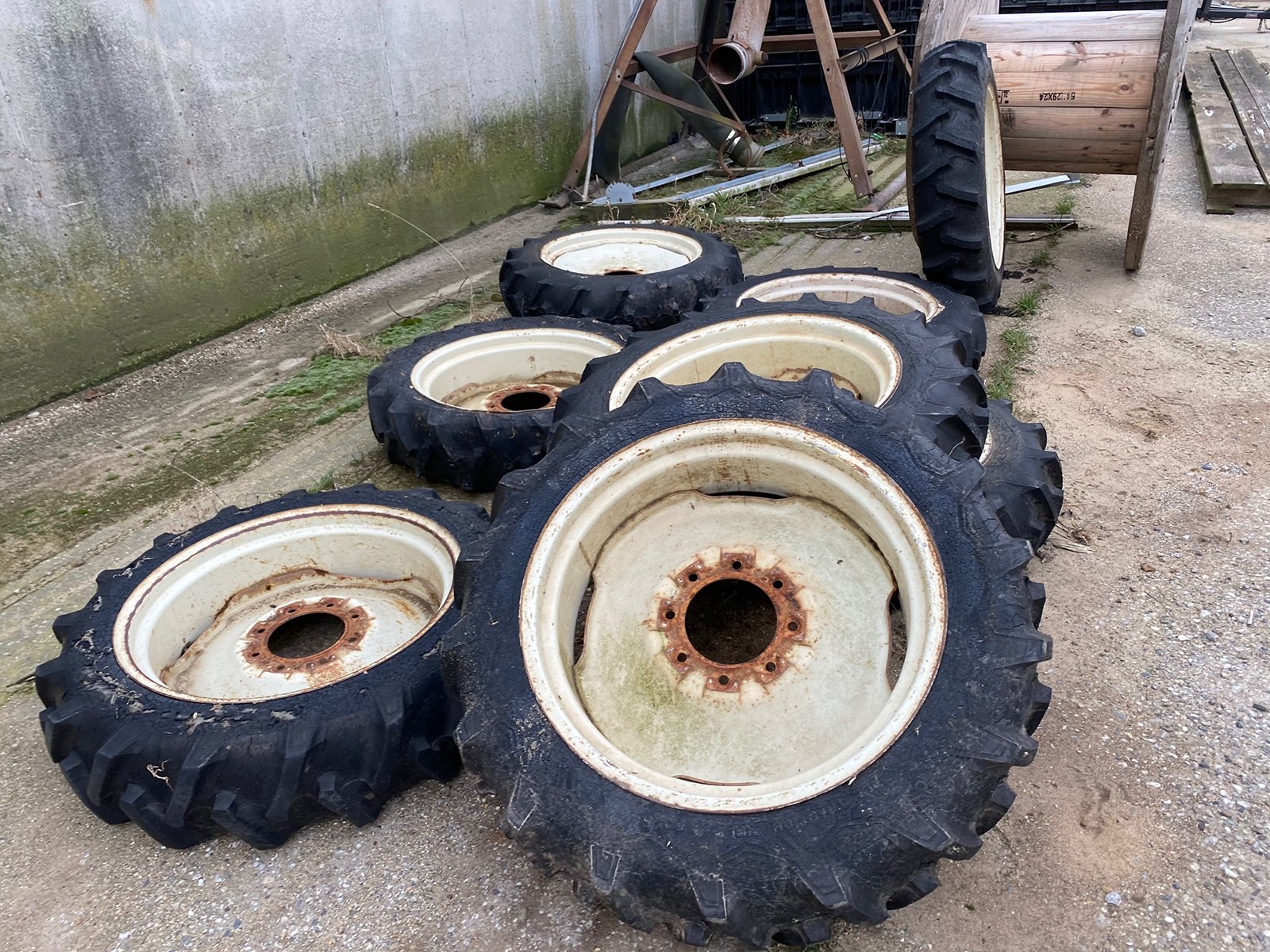 Property photo 74 - TIMED ONLINE ONLY - SMALL FARM EQUIP - LIVESTOCK EQUIP - MISC. TOOLS & PARTS AUCTION