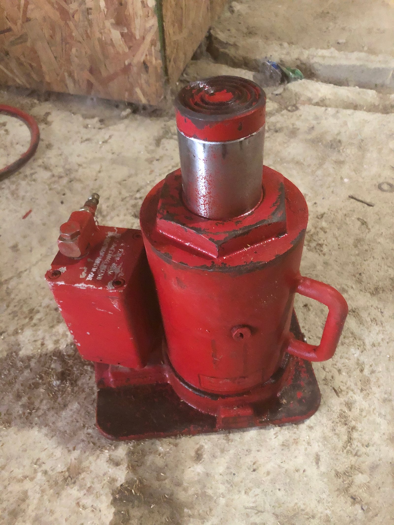 Property photo 107 - RETIREMENT FARM EQUIPMENT AUCTION IN HILLSDALE COUNTY, MICHIGAN