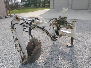 Property photo 148 - AREA FARMERS FARM EQUIPMENT AUCTION IN WHITLEY COUNTY, INDIANA