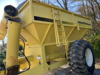 Property photo 175 - AREA FARMERS FARM EQUIPMENT AUCTION IN WHITLEY COUNTY, INDIANA