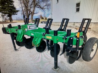 Property photo 41 - AREA FARMERS FARM EQUIPMENT AUCTION IN WHITLEY COUNTY, INDIANA