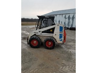 Property photo 146 - AREA FARMERS FARM EQUIPMENT AUCTION IN WHITLEY COUNTY, INDIANA