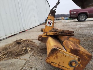 Property photo 323 - AREA FARMERS FARM EQUIPMENT AUCTION IN WHITLEY COUNTY, INDIANA