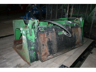Property photo 152 - AREA FARMERS FARM EQUIPMENT AUCTION IN WHITLEY COUNTY, INDIANA