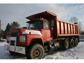 Property photo 236 - AREA FARMERS FARM EQUIPMENT AUCTION IN WHITLEY COUNTY, INDIANA