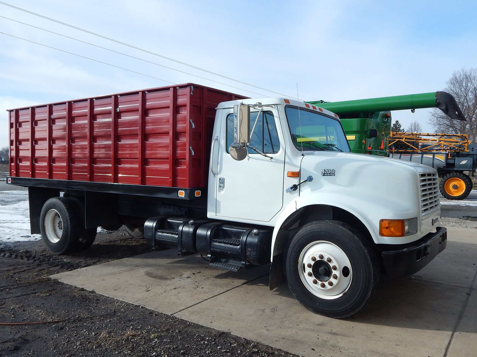 Property photo 23 - LIVE and ONLINE FARM EQUIPMENT AUCTION IN STARKE COUNTY, INDIANA