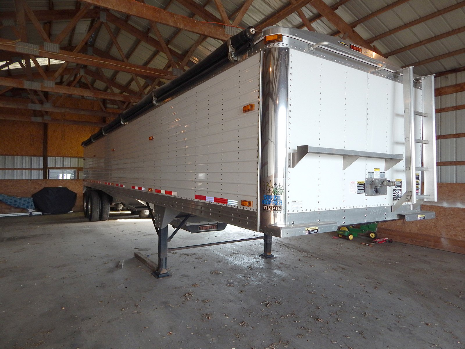 Property photo 3 - LIVE and ONLINE FARM EQUIPMENT AUCTION IN STARKE COUNTY, INDIANA