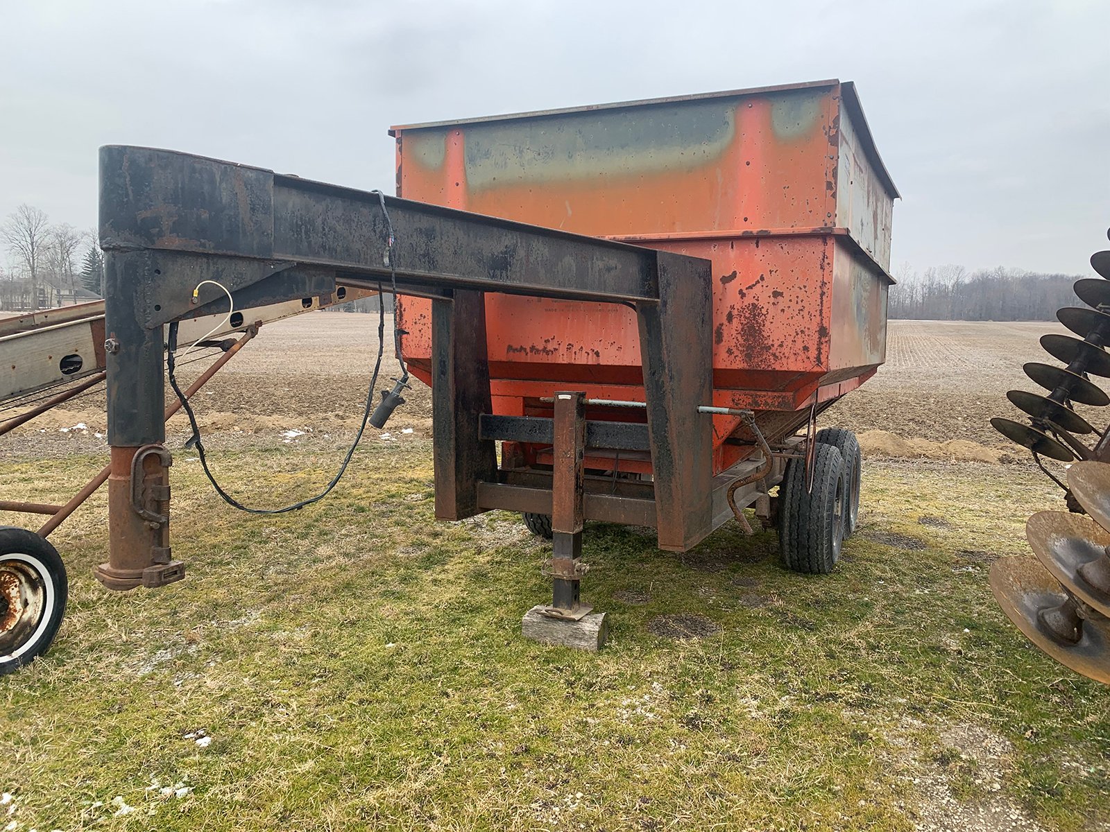 Property photo 33 - FARM EQUIPMENT AUCTION IN DEKALB COUNTY, INDIANA