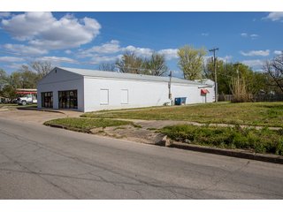 Property photo 4 - COMMERCIAL BUILDING & FULL LINE OF SIGN TOOLS & EQUIPMENT AUCTION IN STILLWATER, OKLAHOMA