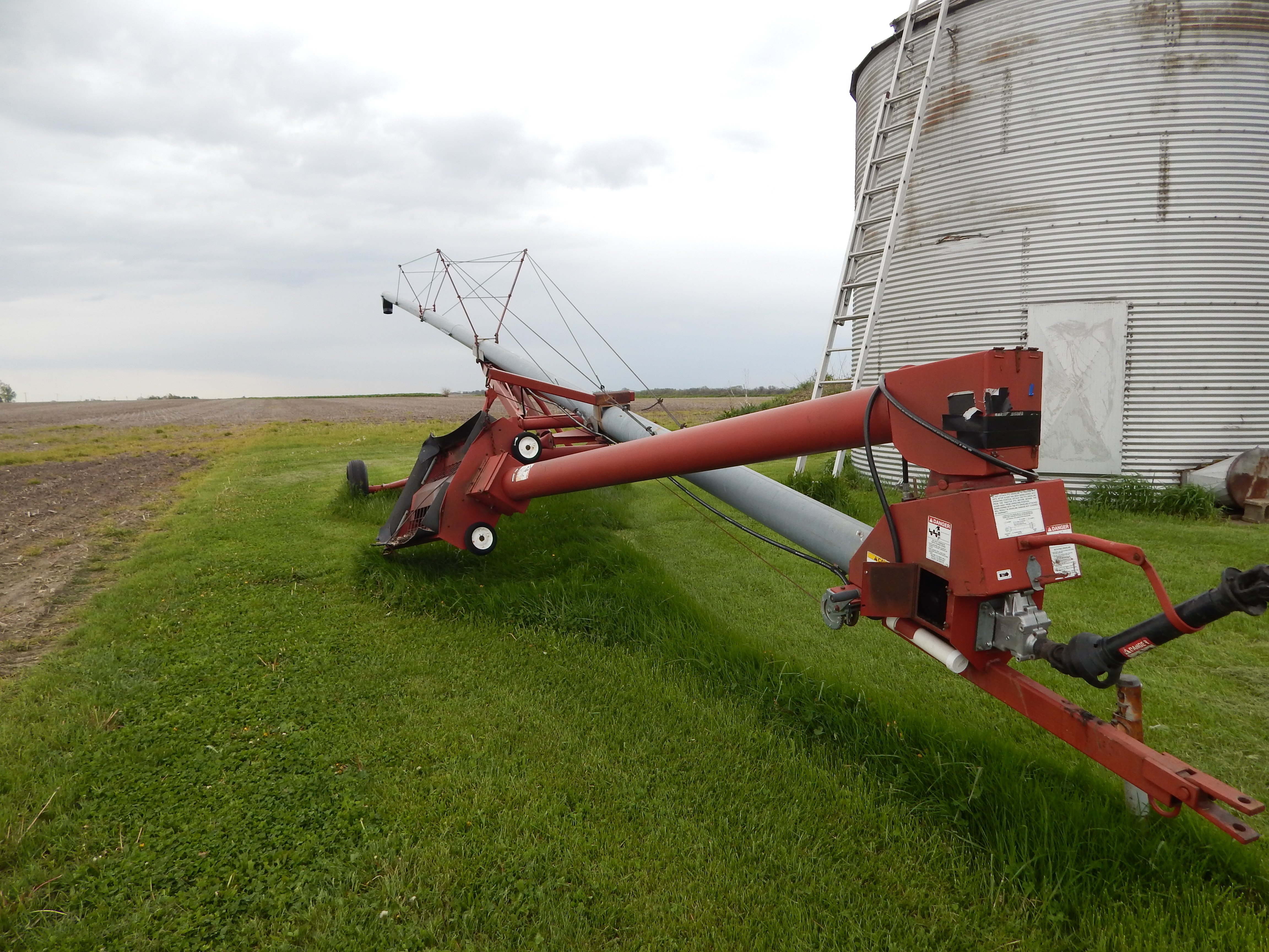Property photo 17 - FARM EQUIPMENT AUCTION - LIVINGSTON COUNTY, IL