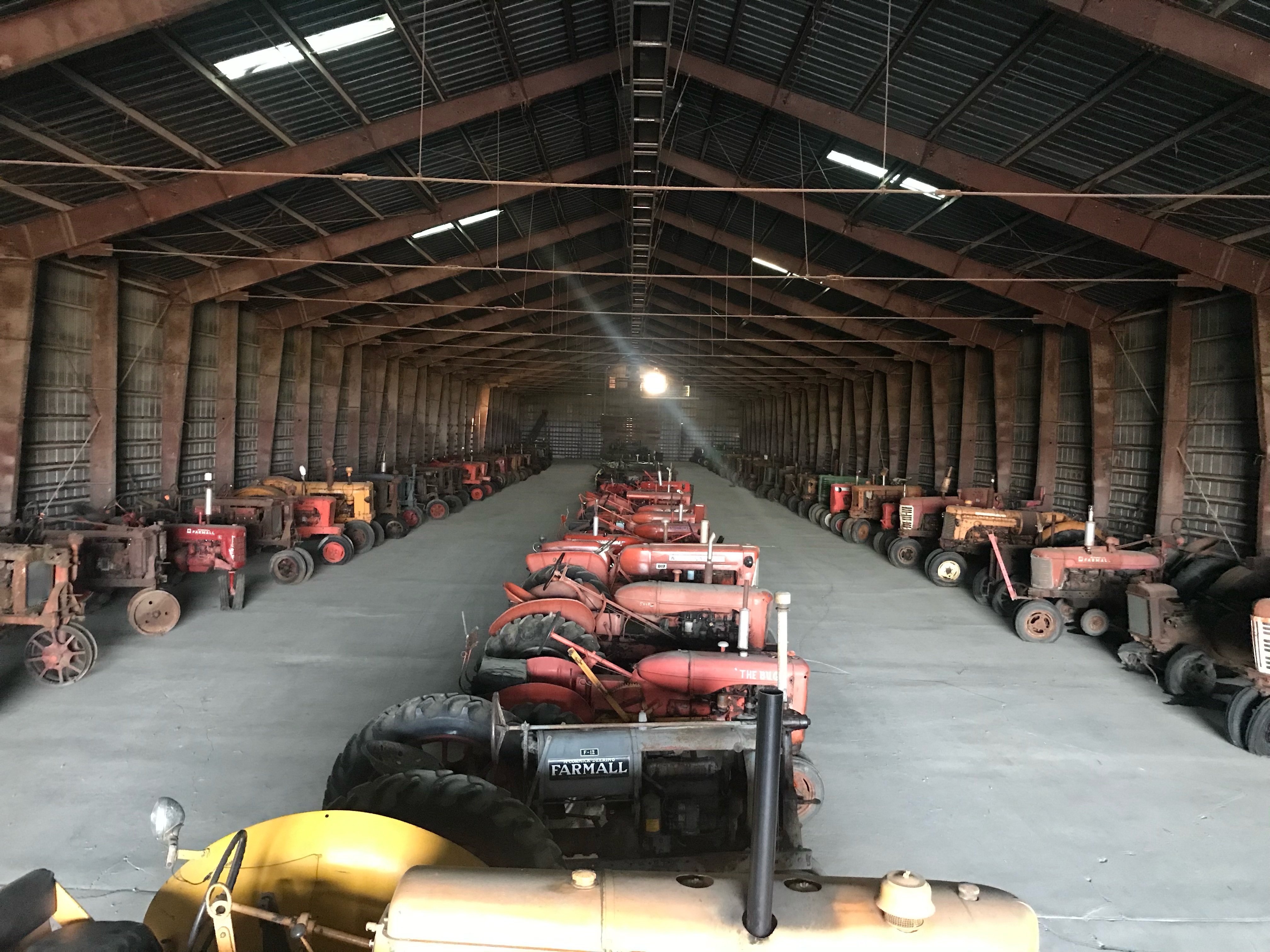 Property photo 1 - FARM EQUIPMENT AUCTION - LIVINGSTON COUNTY, IL