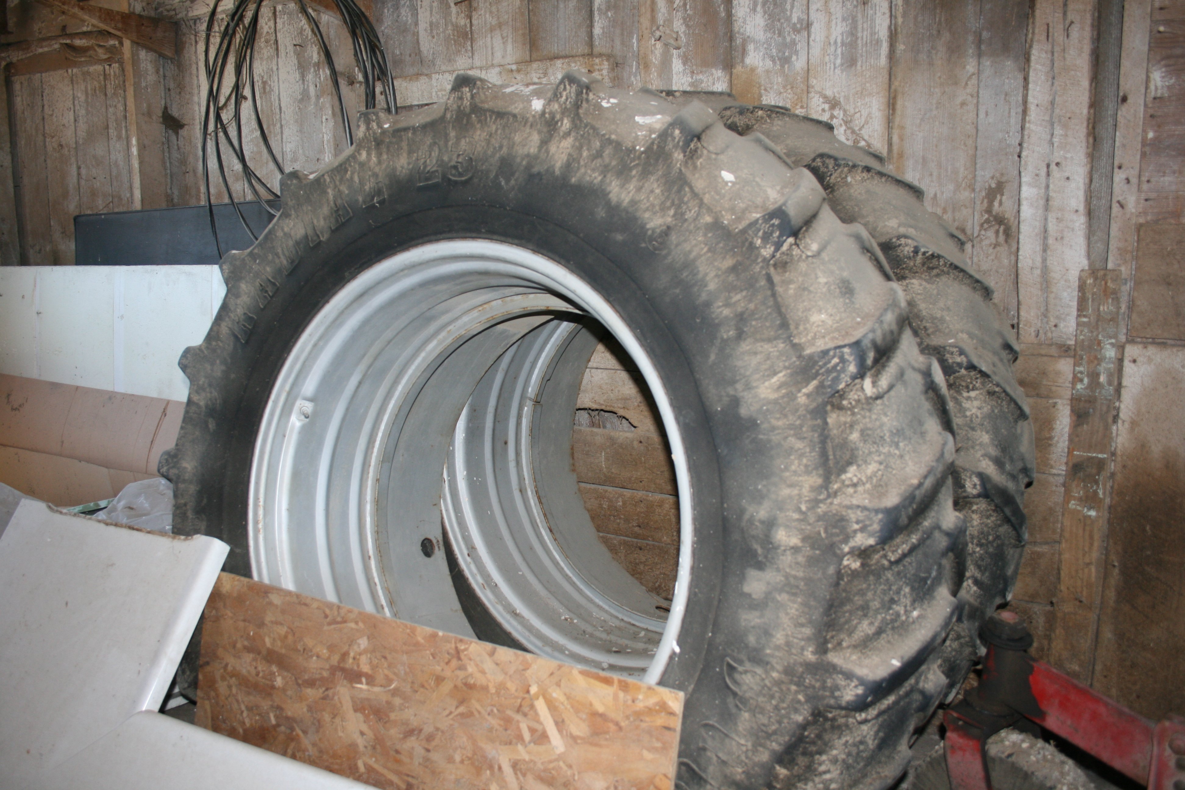 Property photo 36 - FARM EQUIPMENT AUCTION - ADAMS COUNTY, INDIANA